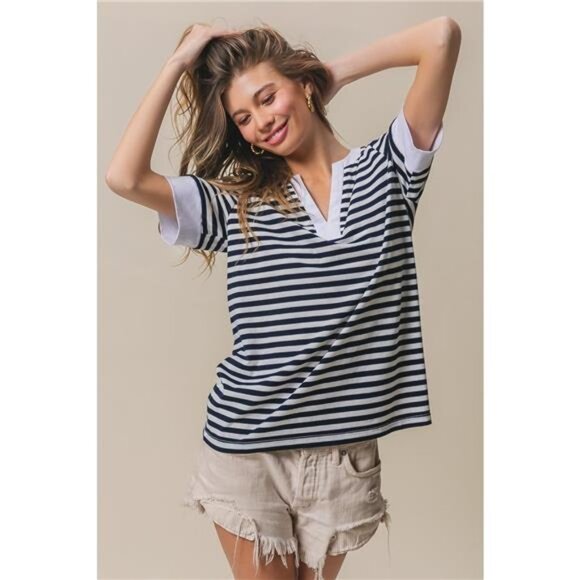 ✨NWT BiBi Contrast Striped Notched Knit Top - Picture 1 of 4